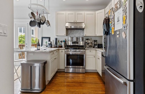 Central Richmond House | Spacious SF Haven: Cozy Bedrooms & Modern Kitchen - Safest neighborhood in SF
