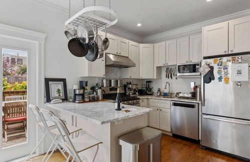 Central Richmond House | Spacious SF Haven: Cozy Bedrooms & Modern Kitchen - Safest neighborhood in SF
