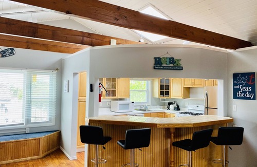 Ortley Beach House | Spacious Skylit Seaside Stay - Walk to Bay & Beach - King Bed, Parking & Badges