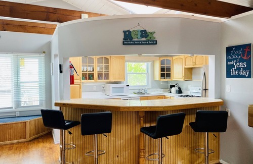 Ortley Beach House | Spacious Skylit Seaside Stay - Walk to Bay & Beach - King Bed, Parking & Badges