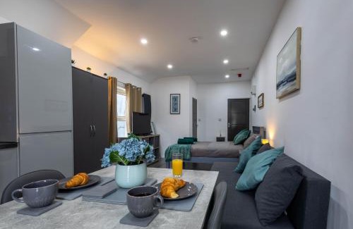 Riverside Apartment | Spacious Studio Apartment In Cardiff City Centre