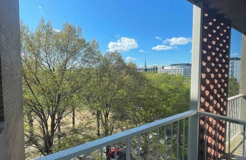 Capitol Hill Apartment | Spacious studio in Southwest by Wharf, National Mall, museums w/workspace