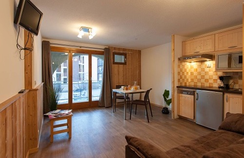 Briancon Apartment | Spacious Studio with Direct Slope Access, Ski Locker, and Free Wi-Fi