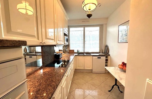 Auteuil Apartment | SPACIOUS STUNNING SEINE RIVER VIEW/BALCONIES/CHAILLOT EIFFEL TOWER LOUVRE AC