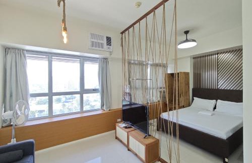 Alabang Apartment | Spacious & Stylish Condo Free Wifi & Netflix TLB2
