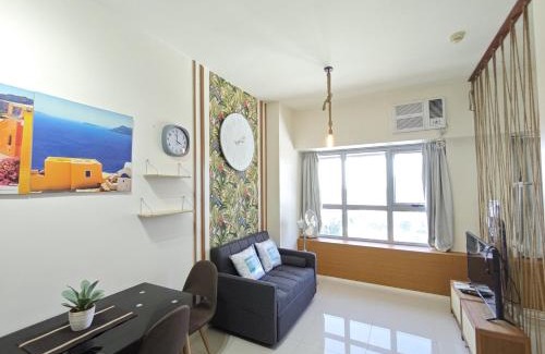 Alabang Apartment | Spacious & Stylish Condo Free Wifi & Netflix TLB2