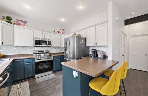 South Jordan House | Spacious, Stylish, & Perfect for Families! Centrally Located Near Everything!