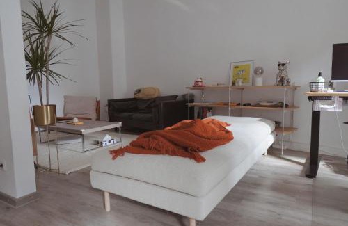 Linden-Mitte Apartment | Spacious Stylish Scandi Apartment in Linden-Mitte