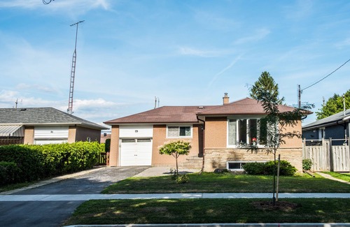 Guildwood House | Spacious Suite by the Lake, Great Neighbourhood! FREE Airport Pick-up