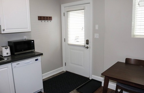 Kamloops House | Spacious Suite