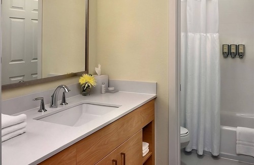 Schaumburg Hotel | Spacious Suites with Swimming Pool, Short Drive to West Meadows Ice Arena!