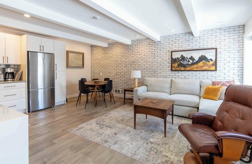 Sun Valley Condo | Spacious Sun Valley Condo with Private Creekside Deck