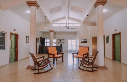 Santa Maria Tonameca House | Spacious & Sunny Beachside Oasis For Large Family Gatherings ~ Stunning Views!