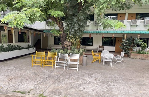 Su Thep House | Spacious Superior Twin | Lounge in Comfort