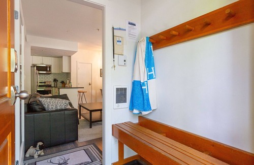 Village North Condo | Spacious & Tastefully renovated 1 Bed/1 Bath in the heart of Whistler Village