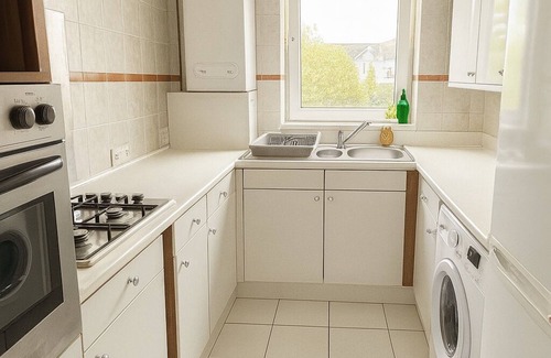 Liberton Apartment | Spacious Three-Bedroom Apartment
