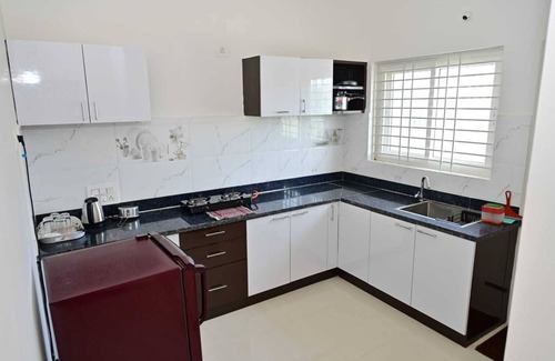 Mysore Apartment | Spacious Top Floor Luxury 3-bedroom with AC and WiFi in enchanting Mysurunnn