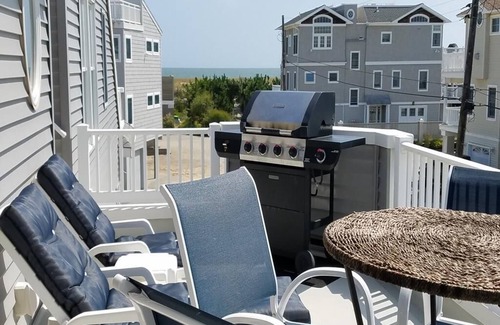 North Beach Condo | spacious townhouse with elevator in North Beach