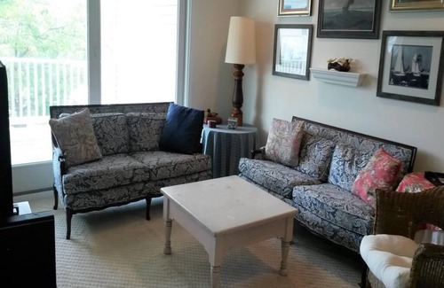 North Beach Condo | spacious townhouse with elevator in North Beach