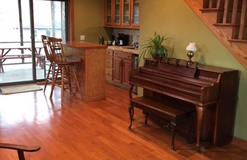 Trumansburg House | Spacious townhouse with hot tub!