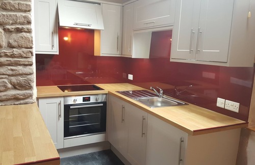 Hereford Cottage | Spacious two bed cottage comfortably sleeps four people.