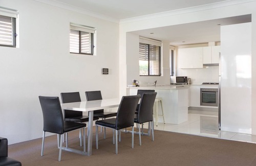 Westmead Apartment | Spacious Two-Bedroom Apartment near Hospital