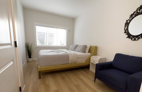 Port Moody House | Spacious Two Bedroom Townhome Near SFU + Breweries