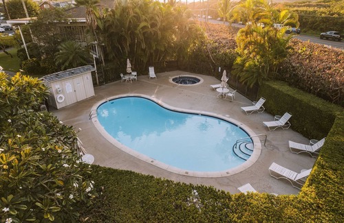 Wailua Apartment | Spacious Unit with Full Kitchen, Free Parking, Outdoor Swimming Pool!