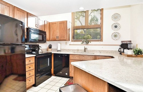 The Galena Territory Villa | Spacious Updated Villa w/2 King Beds, Pool steps away, Near Spa, Golf, Trails