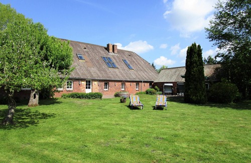 Sehestedt House | Spacious vacation residence for 6 pers. with pool and garden. Sauna - shared use