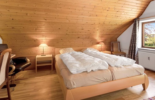 Sydals Apartment | Spacious vacation apartment with sea view in Lebøl.