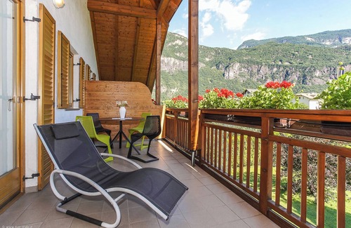 Auer Apartment | Spacious vacation apartment with 5 beds, 10 minutes from Lake Kaltern.