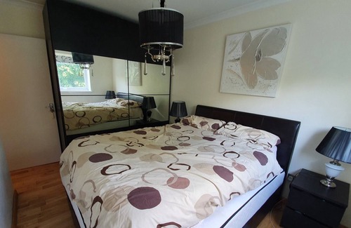 Wimbledon Apartment | Spacious Victorian Wimbledon Flat on leafy street