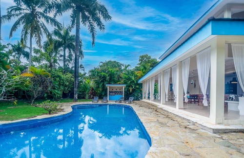 El Callejon House | Spacious villa-3 bedrooms-3.5 bath-Priv pool-Garden-BBQ-Near beaches and center