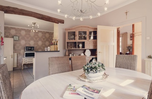 Neerpelt Villa | Spacious Villa in Neerpelt near Welvaart Marina