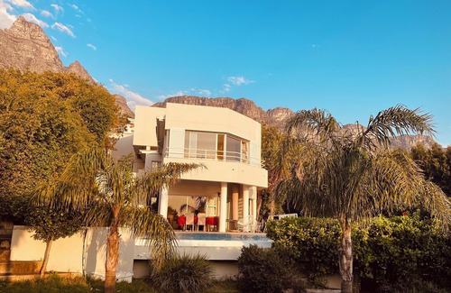 Camps Bay House | Spacious villa in perfect location!
