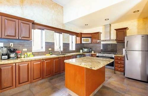 Playacar Zona Hotelera Villa | Spacious villa in Playa del Carmen with WiFi, AC, Parking, Private Pool