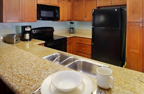 San Diego Country Estates Apartment | Spacious Villa w/Full Kitchen, Swimming Pools & Tennis Courts in Ramona