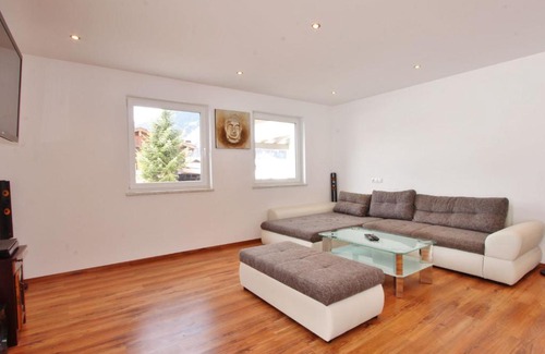 Hinterthiersee Villa | Spacious Villa with Garden in Hinterthiersee