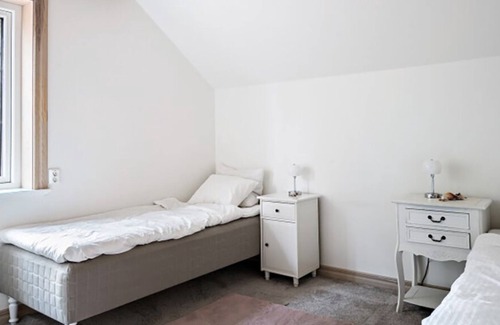 Enkoping Municipality Villa | Spacious villa with pool on private location