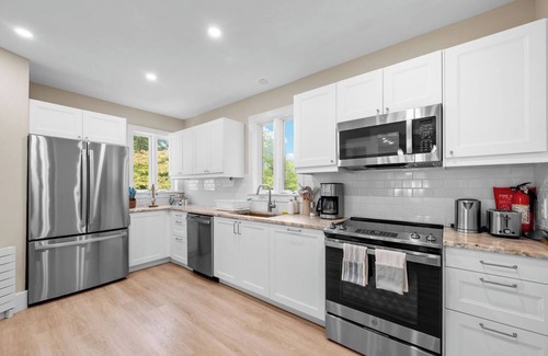 Old Lyme House | Spacious Waterfront 4-bedroom Newly Renovated Private Home in Charming Old Lyme