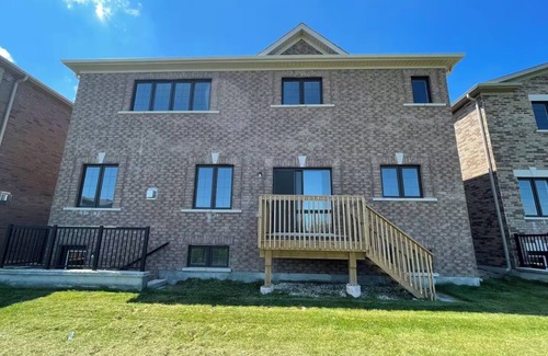 Stayner House | Spacious Waterfront Retreat near Blue Mountain & Wasaga Beach - All-Season Fun!