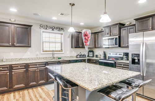 West Columbia House | Spacious West Columbia Home w/Patio & Grill!