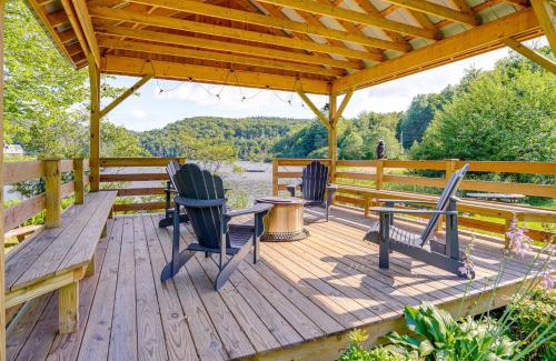 Wilmington House | Spacious Wilmington Cabin Walk to Lake