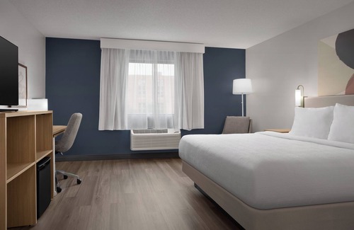 Lakewood Hotel | Spark by Hilton Lakewood Denver Southwest