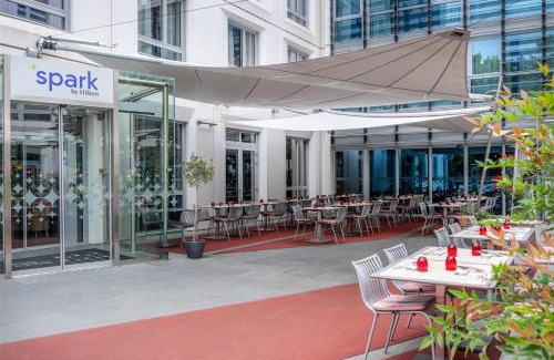 Le Bourg - Gare De Vaise Hotel | Spark by Hilton Lyon Ouest