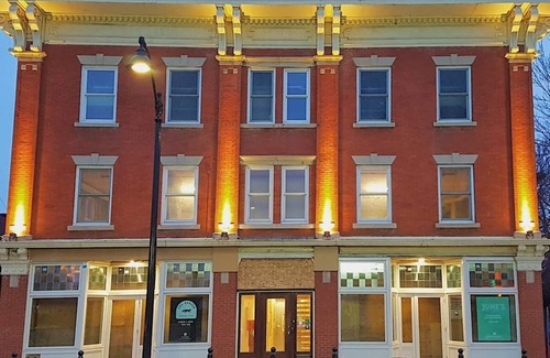 Northeast Edmonton Apartment | Sparkling Clean Comfortable Oasis in Highlands