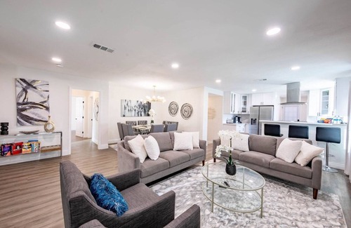 South San Gabriel House | Sparkling Pool! 5 Bedroom 3 Bath Plus Game Room