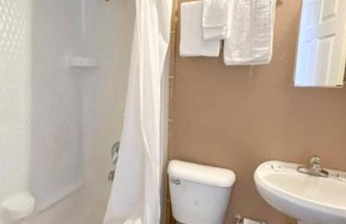Sparta Hotel | Sparta Seven Motel By OYO near Milledgeville