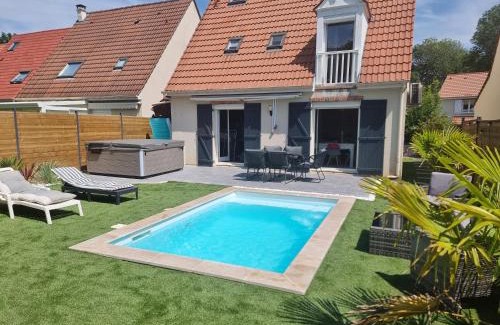 Jouy-le-Moutier House | Spassionnement pool